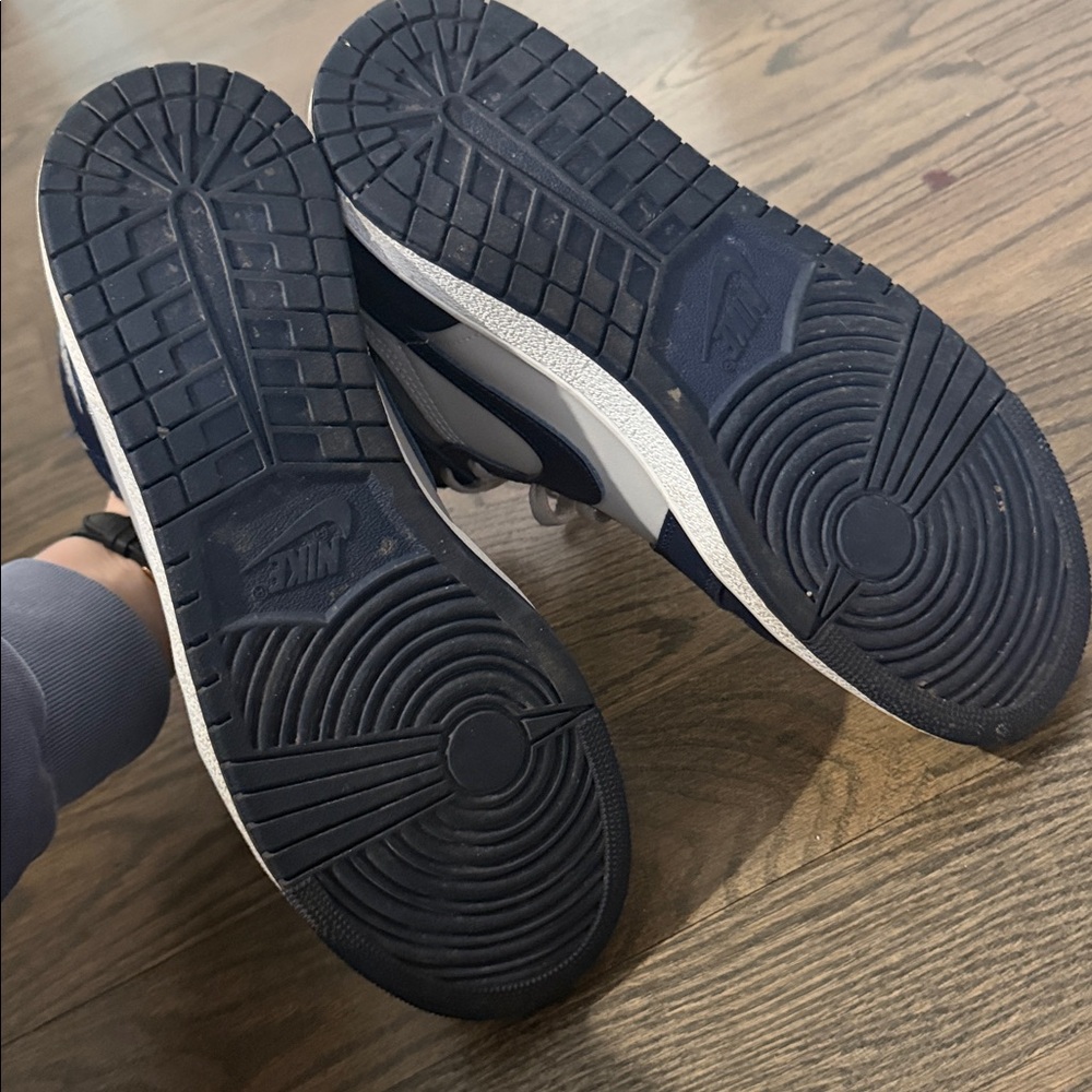 “Georgetown” Jordan 1 Hightops Men’s 10 - Picture 5 of 8